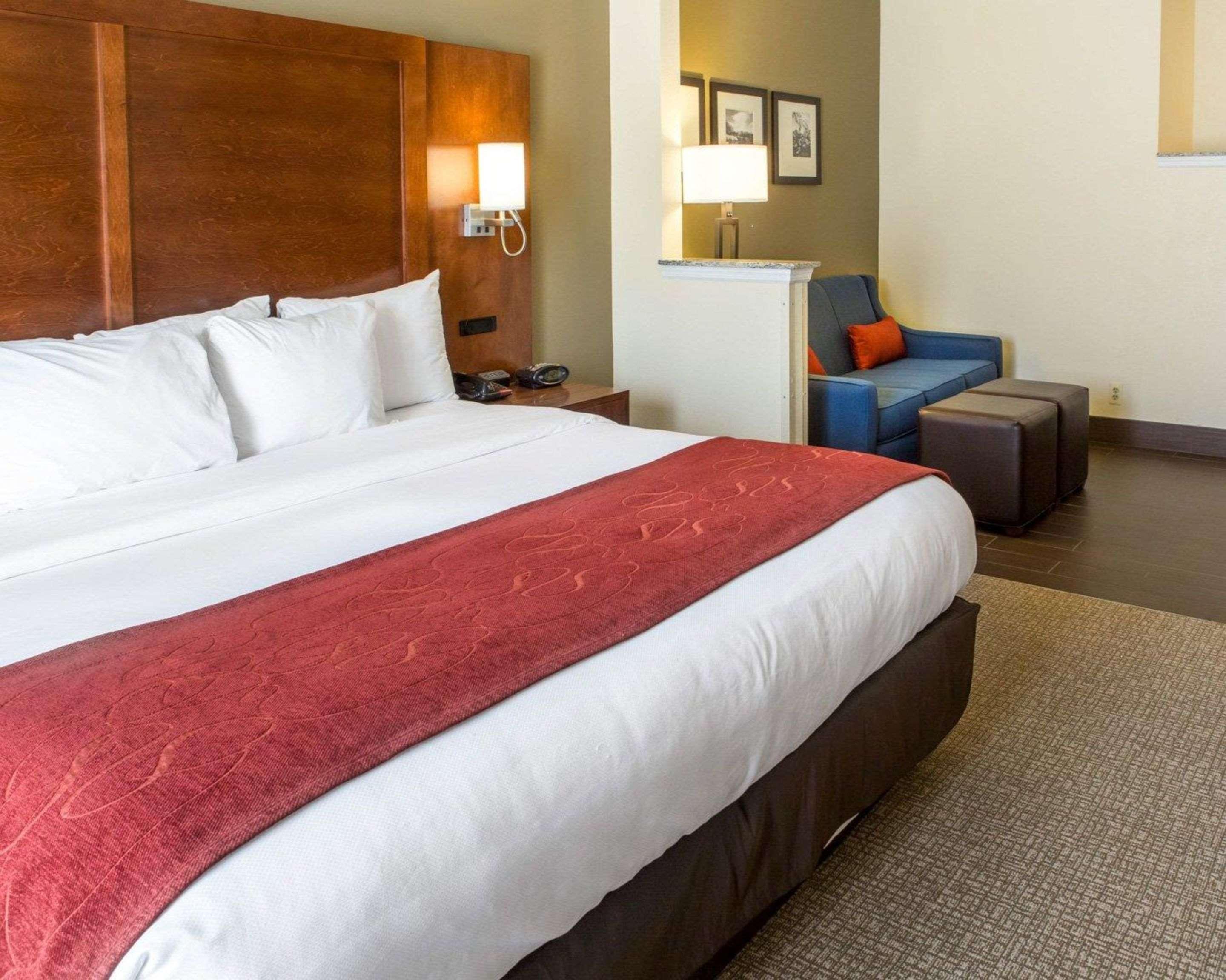 คอมฟอร์ต สวีท นวร์ก - แฮริสัน Hotel นูวาร์ก ภายนอก รูปภาพ