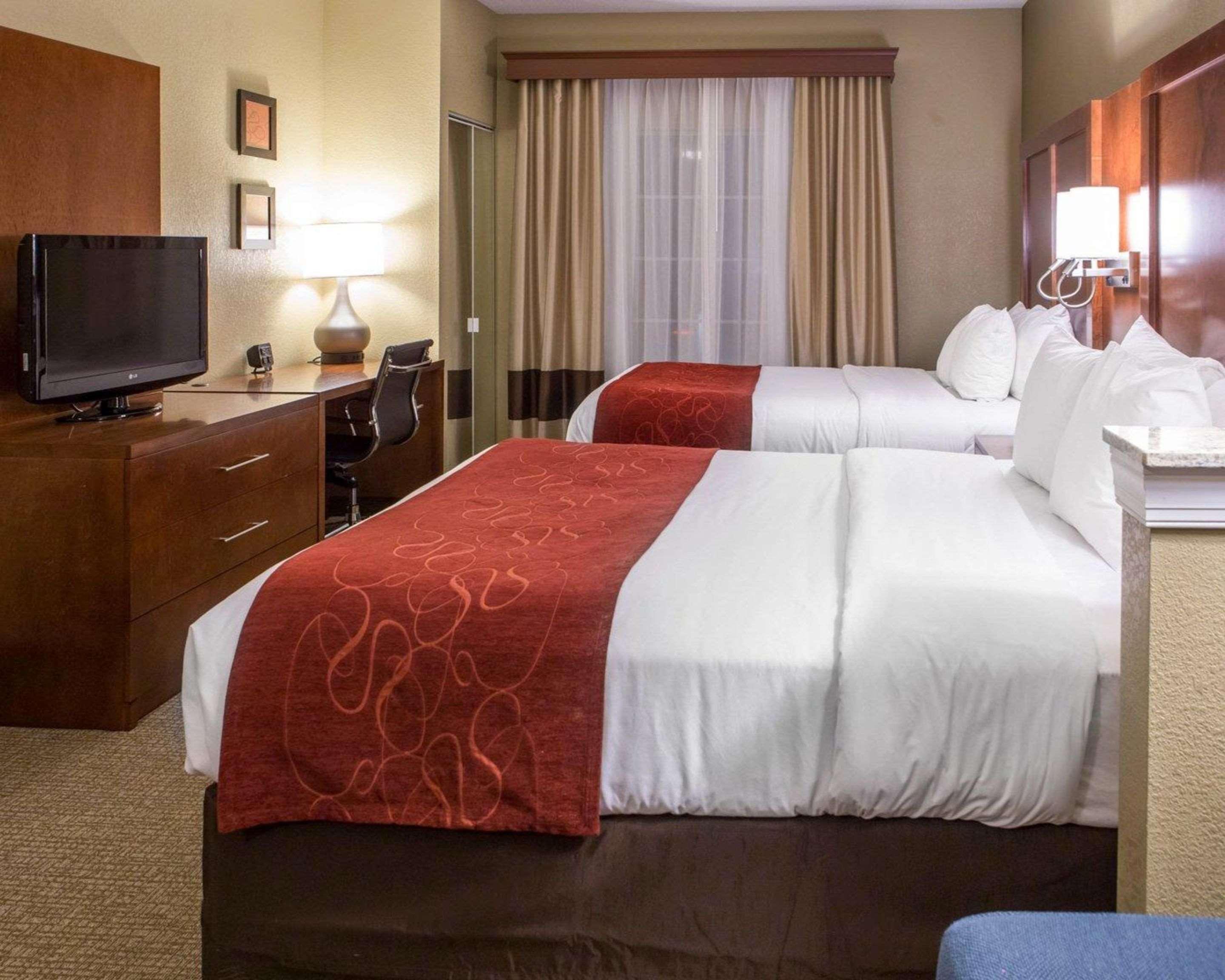 คอมฟอร์ต สวีท นวร์ก - แฮริสัน Hotel นูวาร์ก ภายนอก รูปภาพ