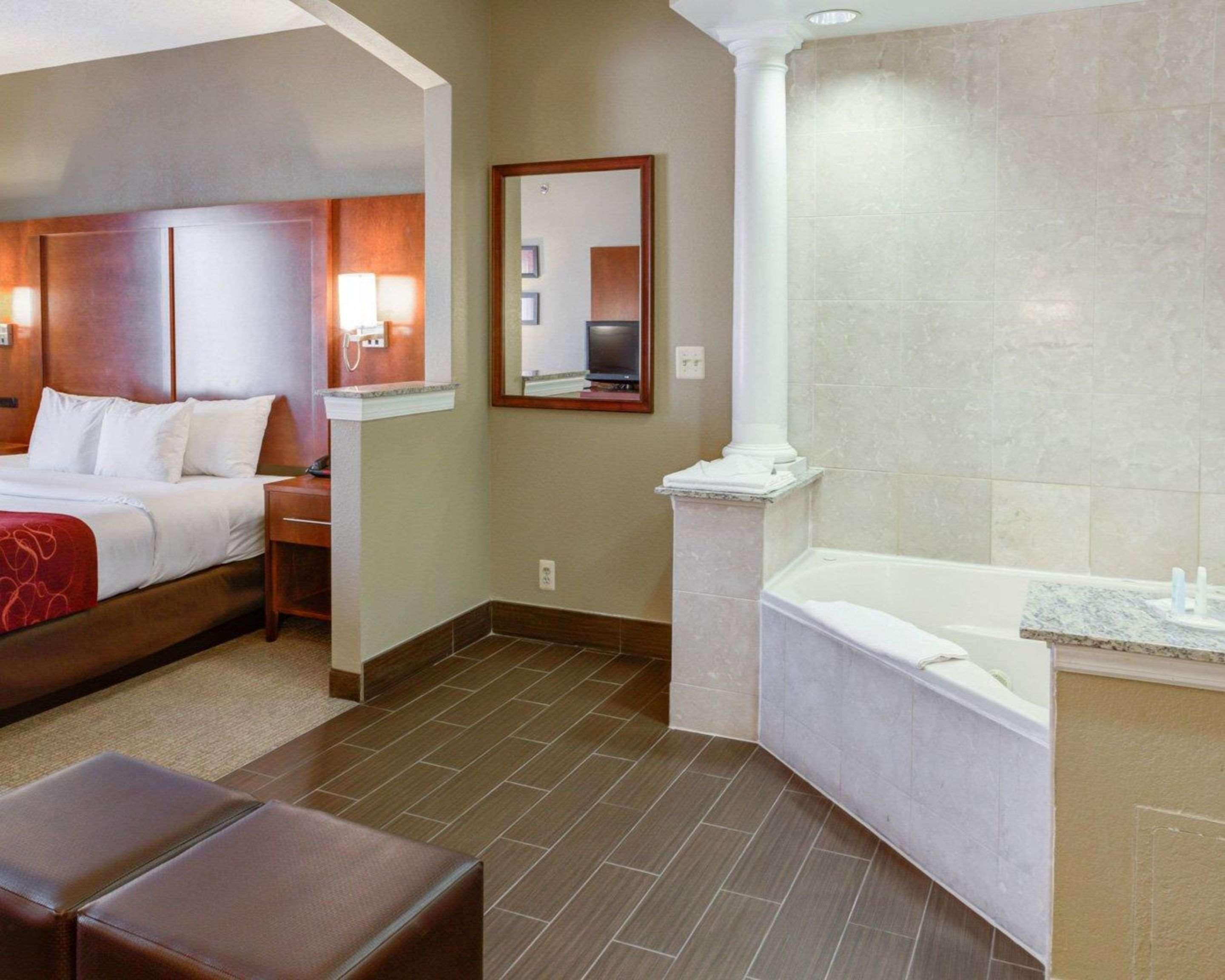 คอมฟอร์ต สวีท นวร์ก - แฮริสัน Hotel นูวาร์ก ภายนอก รูปภาพ