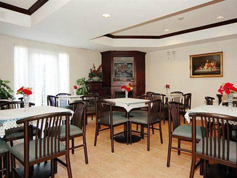 คอมฟอร์ต สวีท นวร์ก - แฮริสัน Hotel นูวาร์ก ร้านอาหาร รูปภาพ